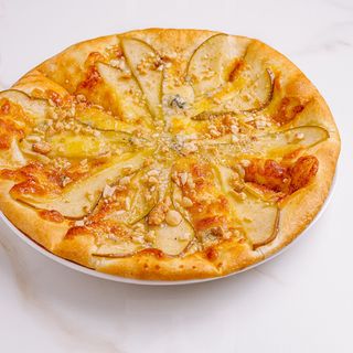 Khachapuri cu pere și gorgonzola