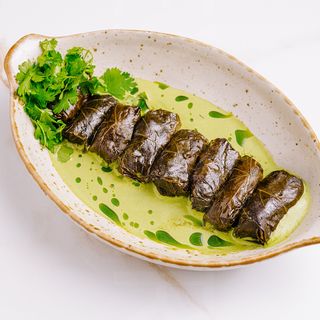 Dolma cu umplutură de carne de oaie și de vită