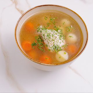 Supă de pește cu somon și dorado