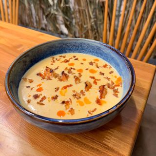 Supă cremoasă de cașcaval cu creveți