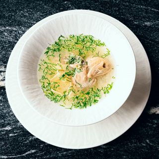 Consomme din prepelita cu taietei de casa