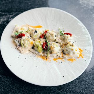 Ravioli cu carne de iepure și provolone