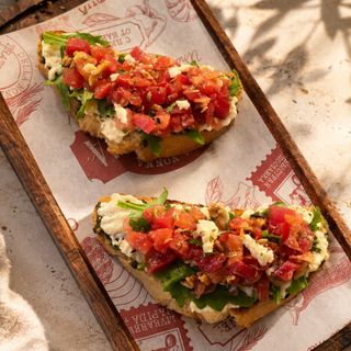 Bruschette Caprese