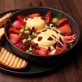 Brunch cu ouă poșate și somon