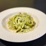 Linguine cu pesto şi guanciale