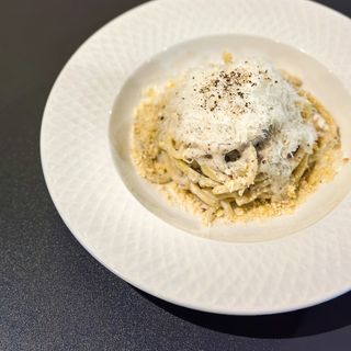 2 porții de paste Cacio e pepe + Vin Cadou la alegere