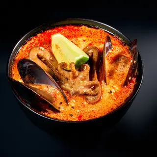 Tom yum cu fructe de mare 