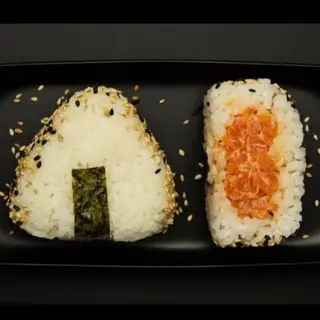 Onigiri cu somon