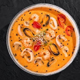 TOM YUM FRUCTE DE MARE