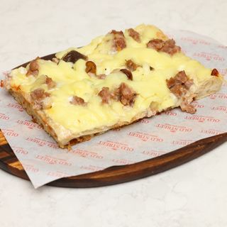 Pizza Salsiccia con Funghi