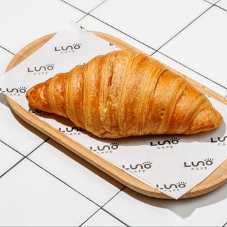 Croissant cu crema de fistic