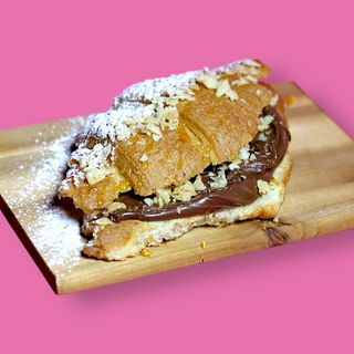 Croissant cu nutella