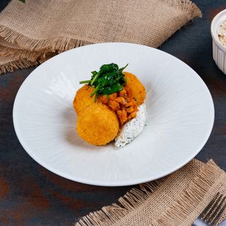 Brânzoaice crunch cu somon și spanac