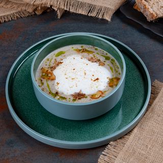 Supă cremă de ciuperci albe și carne de vită fragedă