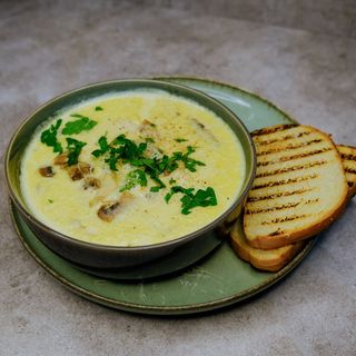 Supă cremă de pui și ciuperci