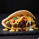 Pita cu porc-vita și cașcaval