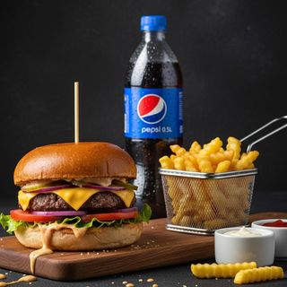 Cheeseburger + cartof pai + Pepsi 0,5 L