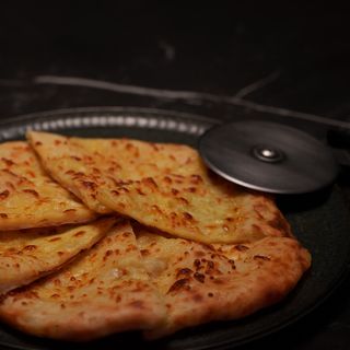 Khachapuri în stil Migrelian