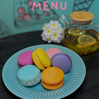 Macarons zmeura fistic