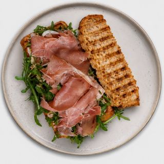 Panini cu prosciutto crudo