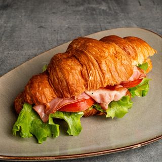 Круассан с беконом/ Croissant cu bacon