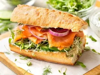 UFO SANDWICH SALMON (sandvici cu somon) 1/180gr.