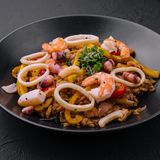 Orez cu fructe de mare