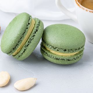 Macarons fistic-zmeură