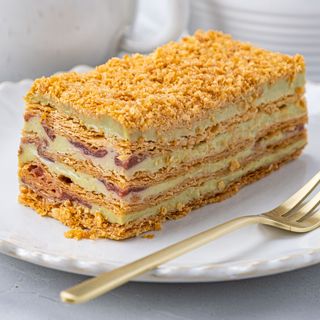 Prăjitură Napoleon fistic și zmeură