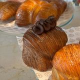 Croissant semisferă cu cremă de ciocolată