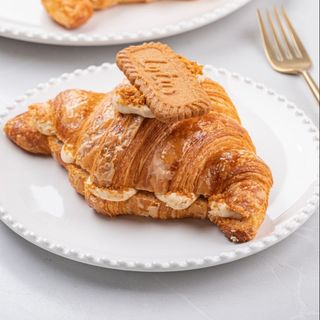 Croissant Lotus