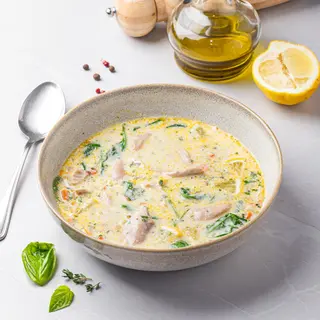 Supă mediteraneană cu lămâie