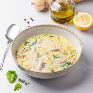 Supă mediteraneană cu lămâie