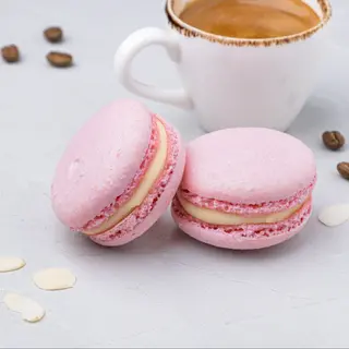 Macarons zmeură- parmezan