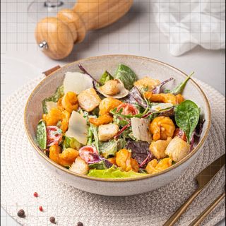 Salată Caesar cu creveți