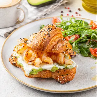 Croissant cu creveți