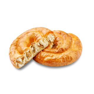 Învârtită de casă cu brânză de oi și jumere rumene