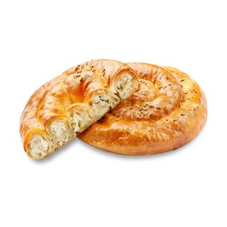 Învârtită de casă cu brânză de vaci și verdeață