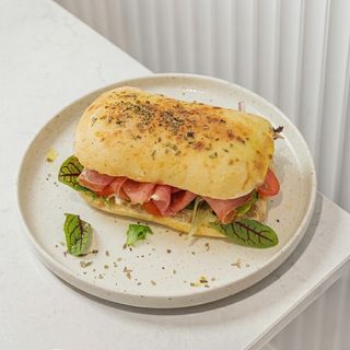 Panini cu prosciutto
