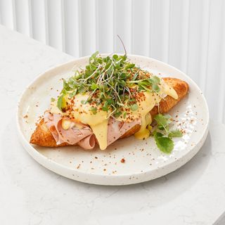 Ou poșat cu mortadella și trufe