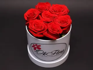 Cutie Mica cu Trandafiri Rosii 7 fire
