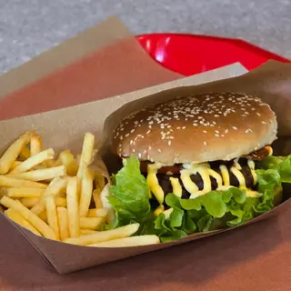 Гамбургер и картофель фри/ Hamburger & Fries