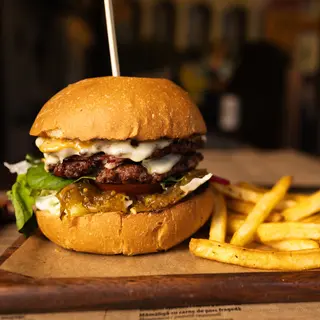 Burger Chrerry Blue Cheese