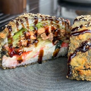 Sushi burger-somon prăjit