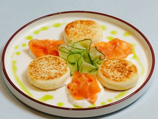 Branzoaice cu somon si iaurt grecesc