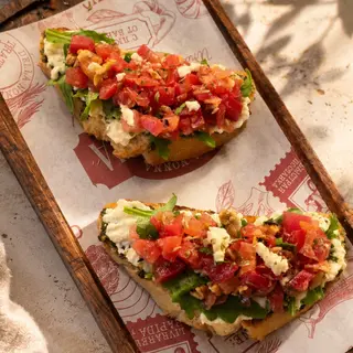 Bruschette Caprese