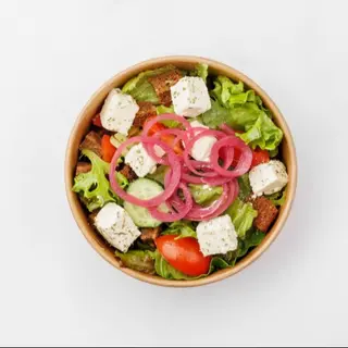 Salată Grecească cu Crostini Croccanti