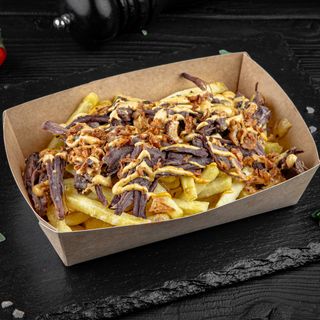 Cartofi pai cu carne de vită tăiată în fâșii