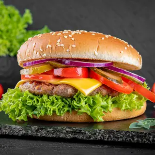 Cheeseburger cu carne de pui