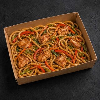 Tăieţi udon cu pui